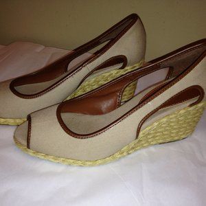 Chaps canvas wedge shoes tan open toe size 10
